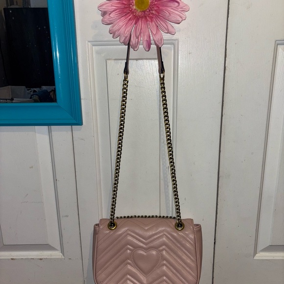 Gucci Pink and Gold Crossbody Bag with Quilted Design - Picture 3 of 17